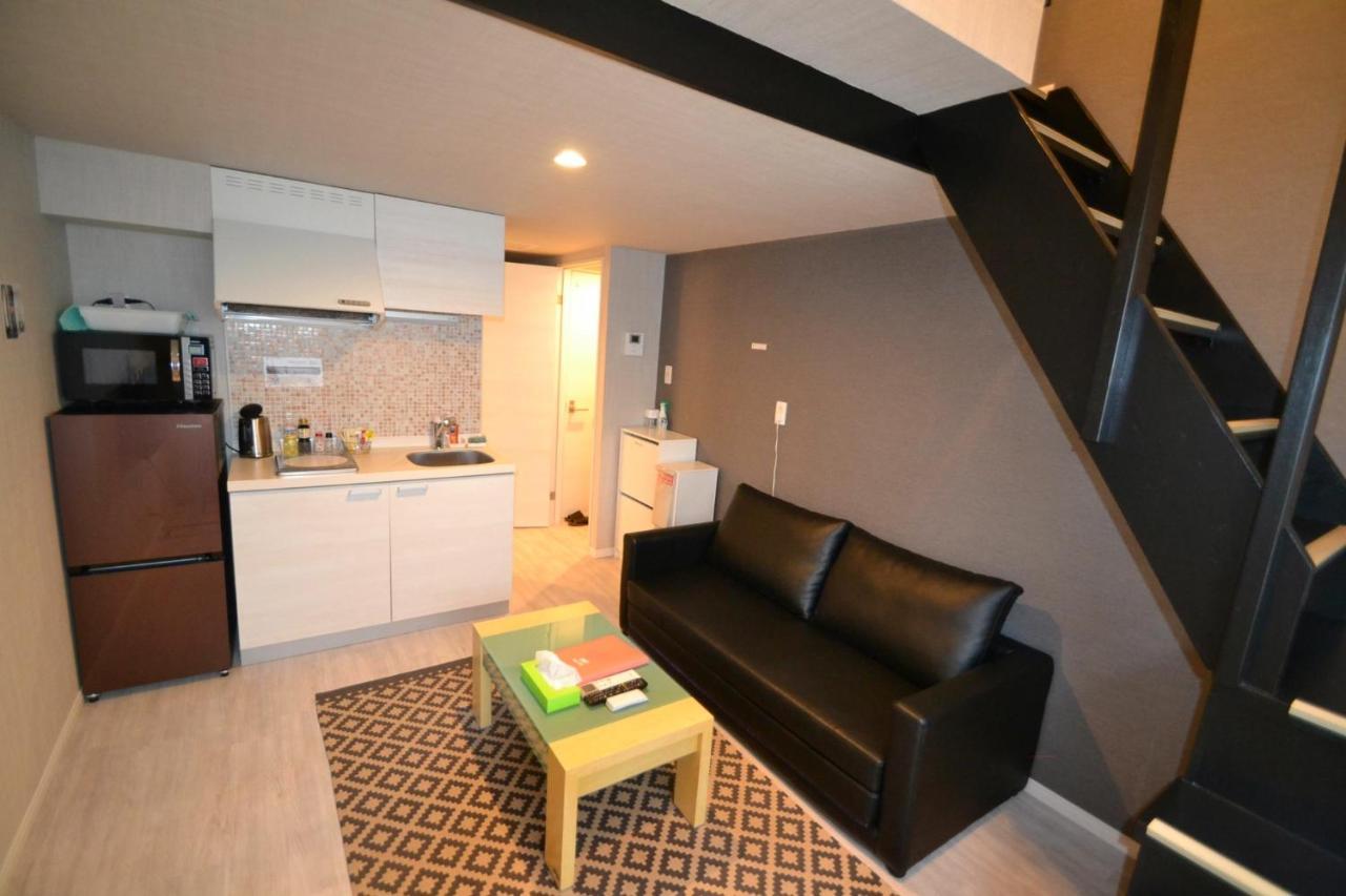 Aparthotel Palais Royal With Parking Sapporo Bagian luar foto